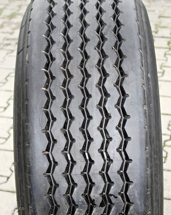 Cauciucuri resapate tir