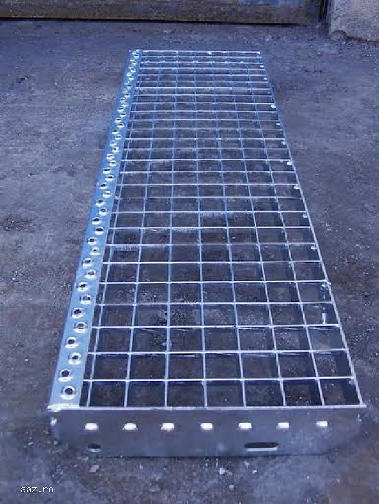 Avem pe stoc trepte metalice zincate in Timisoara