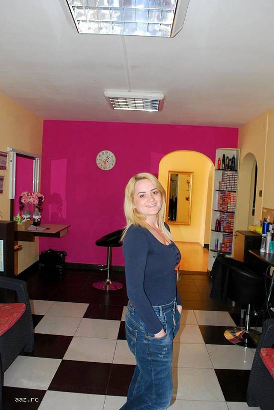 Angajez coafeza/inchiriez spatiu coafor
