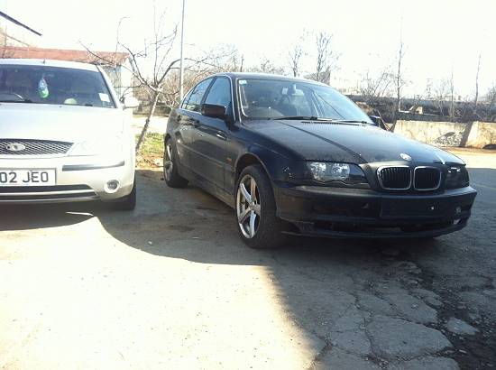Dezmembrari BMW 323