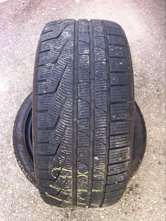 Set anvelope iarna PIRELLI 245 40 R18 97H dot 4510 made in germany.
