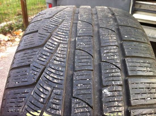 Set anvelope iarna PIRELLI 245 40 R18 97H dot 4510 made in germany.
