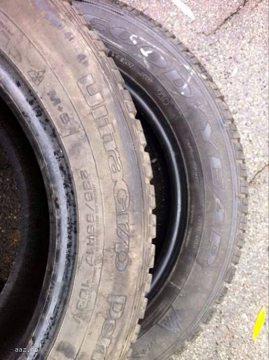 Anvelope iarna GOODYEAR 235 55 R17 103V dot 2811 made in germany.