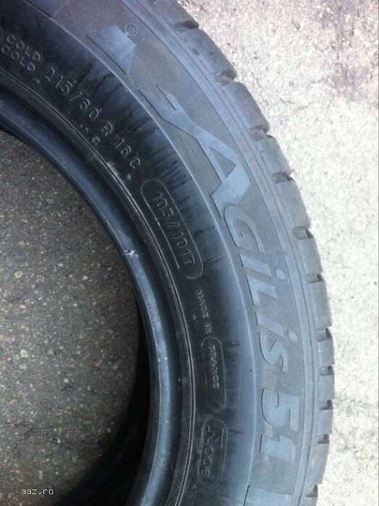 Set anvelope vara MICHELIN 215 60 R16C dot 4809 made in france.