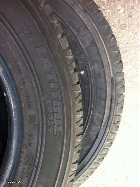 Set anvelope iarna MICHELIN 215 70 R16 100T dot 3910 made in france.