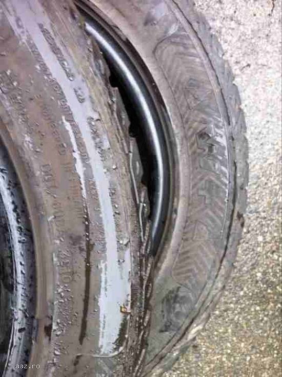 Set anvelope iarna NOKIAN 215 55 R16 93T dot 4810 made in finland.