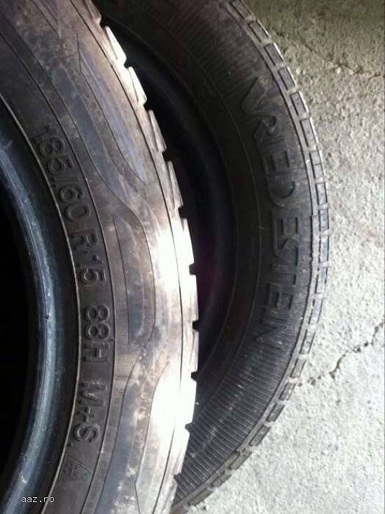 Anvelope iarna VREDESTEIN 185 60 R15 88H dot 1311 made in holland.