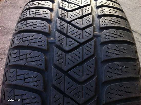 Anvelope iarna PIRELLI 215 55 R17 98H dot 3113 made in germany.