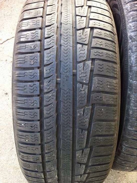 Anvelope iarna NOKIAN 225 50 R17 98V dot 2111 made in finland.