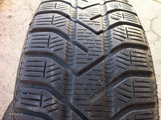 Set anvelope iarna PIRELLI 195 65 R15 91T dot 3410 made in germany.