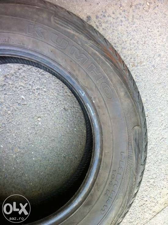 Anvelope all-season KUMHO 235 65 R17 104H dot 3812 made in korea.