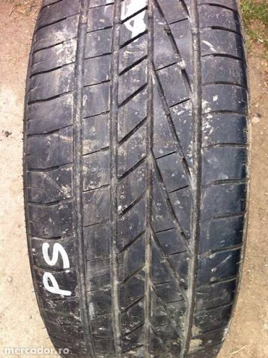 Anvelope vara GOODYEAR 235 55 R19 101W dot 3309 made in germany.