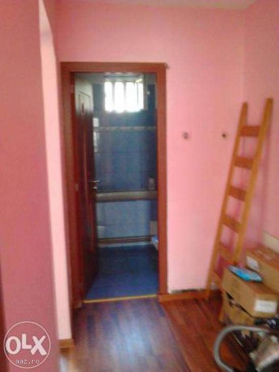vand apartament 2 camere Centru Resita