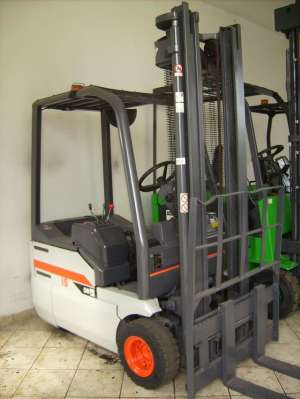 STIVUITOARE ELECTRICE SI DIESEL