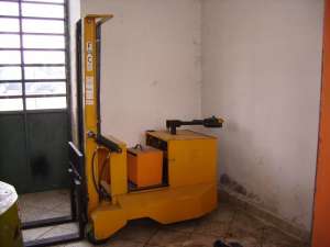 STIVUITOARE ELECTRICE SI DIESEL