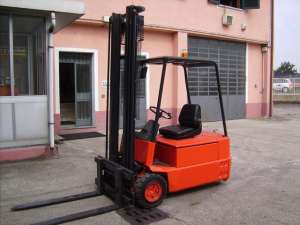 STIVUITOARE ELECTRICE SI DIESEL