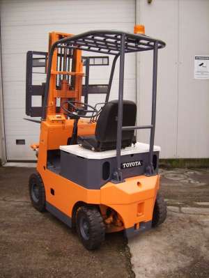STIVUITOARE ELECTRICE SI DIESEL