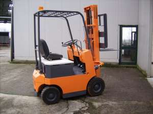 STIVUITOARE ELECTRICE SI DIESEL