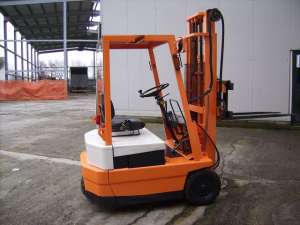 STIVUITOARE ELECTRICE SI DIESEL