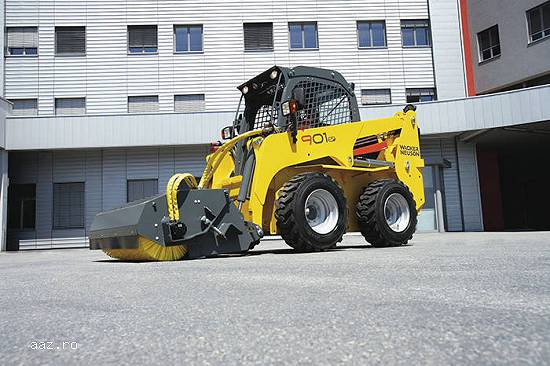 Mini incarcator frontal multifunctional Wacker Neuson