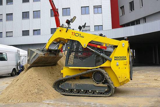 Mini incarcator frontal pe senile Wacker Neuson