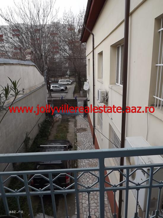 Bulevardul Mihalache - inchiriere etaj + mansarda in vila