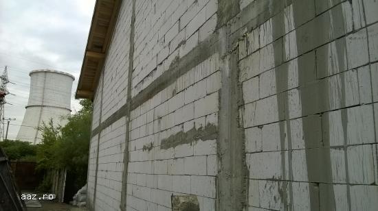 Construim case la rosu,      cat si la cheie