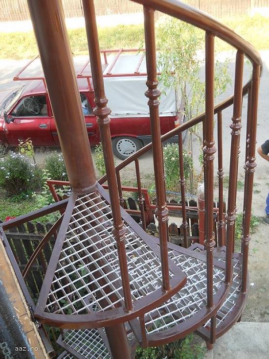 Scari metalice de exterior,  la comanda