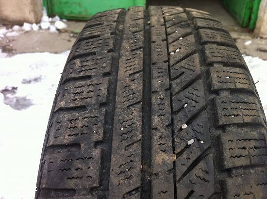 Anvelope iarna BRIDGESTONE 155 65 R14 75T dot 2809 made in spain.
