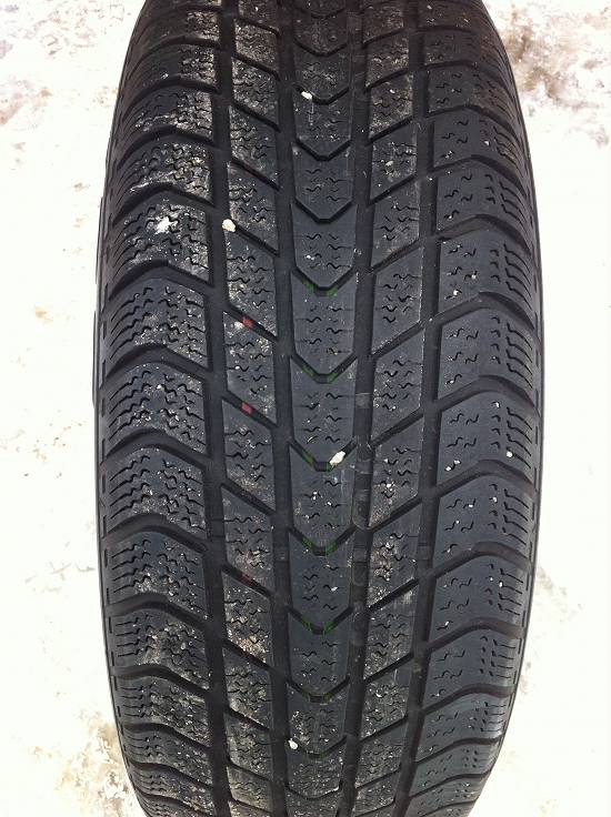 Set anvelope iarna KUMHO 205 65 R15 94H dot 2708 made in korea.
