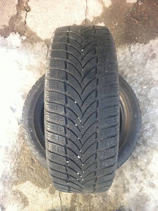 Anvelope iarna MAXXIS 175 55 R15 77T dot 2907 made in china.
