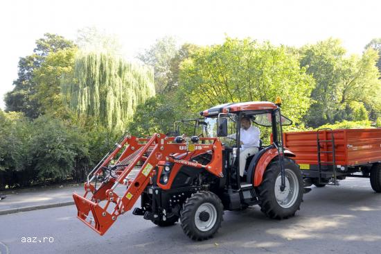 tractoare Ursus,       50 cp
