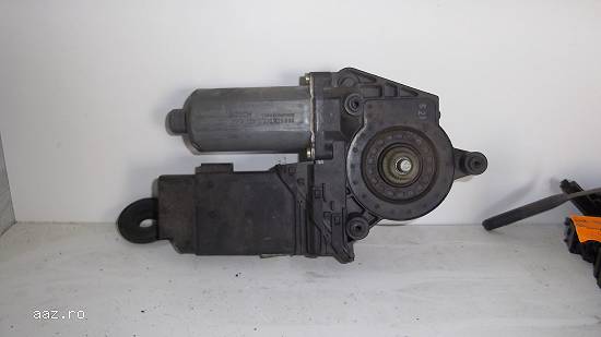 Motoras macara geam electric dreapta fata VW Passat,  cod: 0130821694