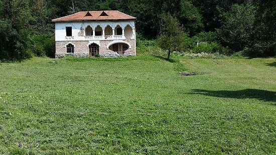 Conac an constructie 1900 la Calimanesti