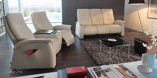 Canapele moderne din stofa sau piele