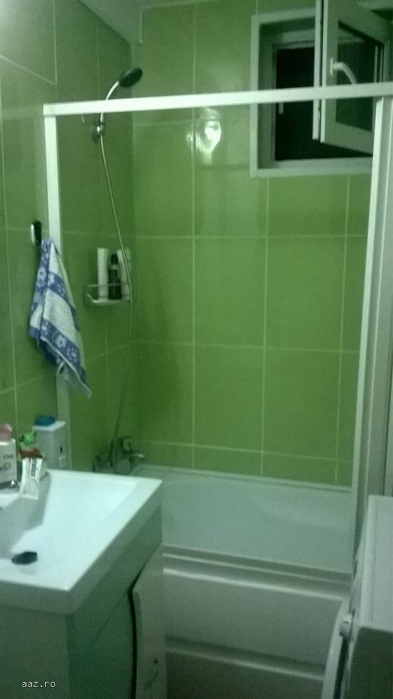 Vand apartament modern,  langa Lacul Amara