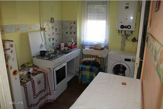 Vând Apartament 2 camere,  semidecomandat