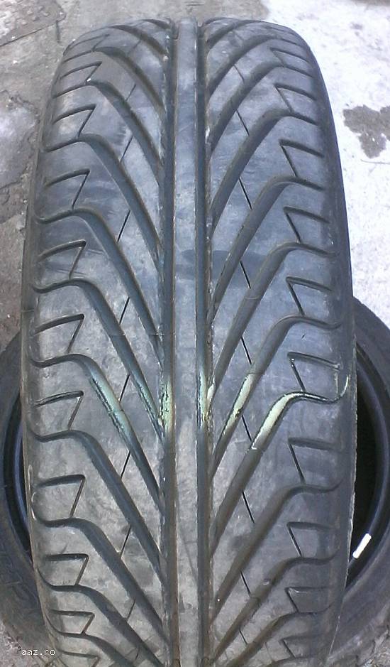 Anvelope foarte putin uzate de vara 215/45/18 Michelin