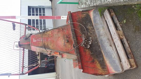 Troliu forestier de 5.5 tone Farmi