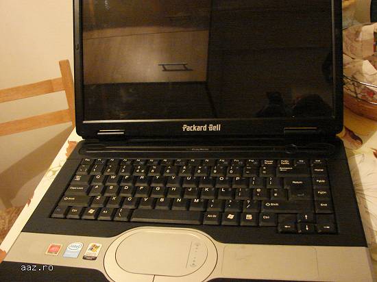 Vand laptop Packard Bell pentru piese