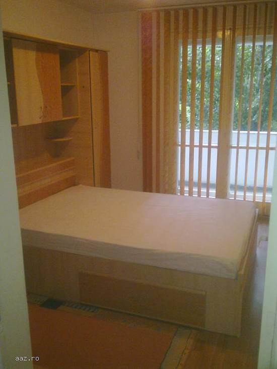 Vand apartament 3 camere Pajura, sector 1