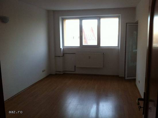 Inchiriez apartament 3 camere