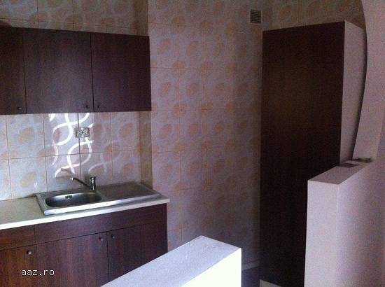 Inchiriez apartament 3 camere