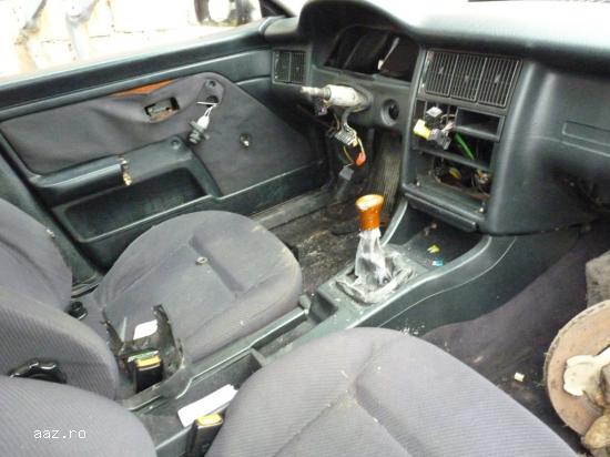 Dezmembrez Audi 80