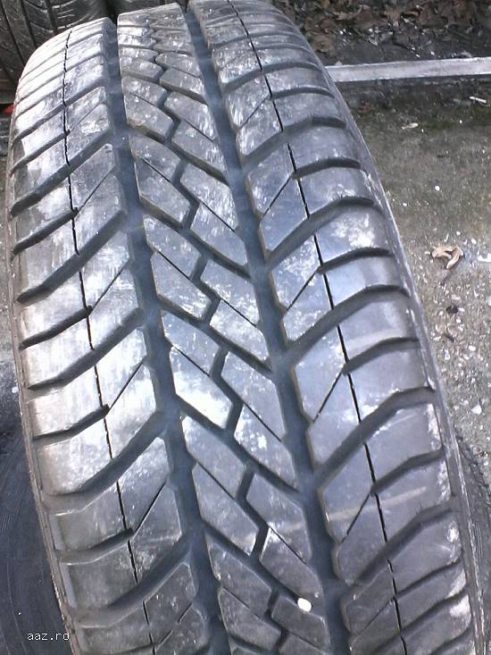 Cauciucuri foarte putin uzate de vara 165/65/13 Goodyear