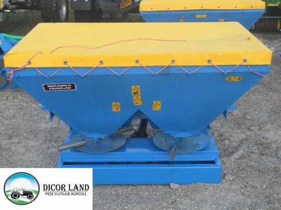 Fertilizator marca Mecanica Ceahlau model 2 MIS 600.