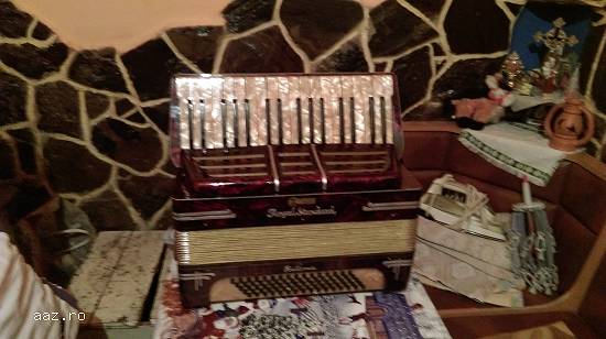 Vand acordeon Royal Standard 80 basi