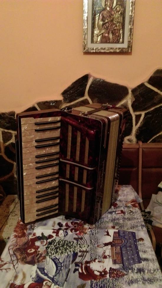 Vand acordeon Royal Standard 80 basi