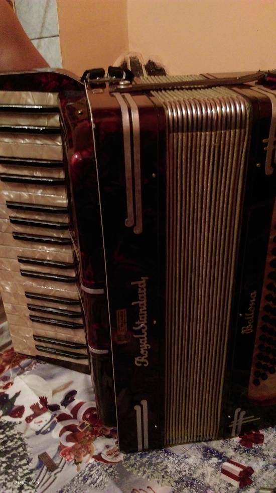 Vand acordeon Royal Standard 80 basi