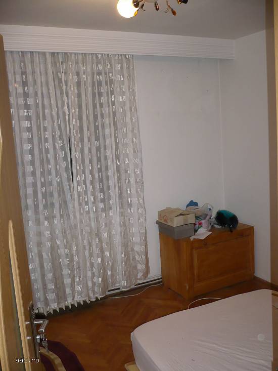 Ofer spre inchiriere apt 3 cam dec central
